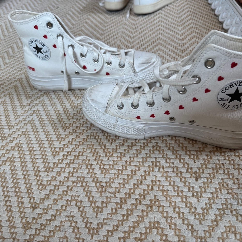 Women’s Converse Chuck Taylor All Star Lift Hi. White with red hearts. Size 8.5.